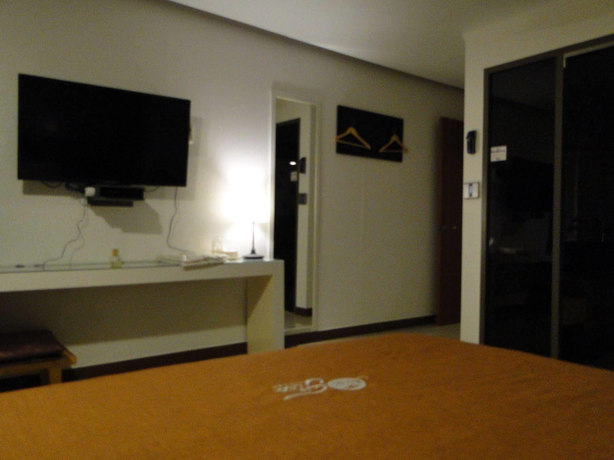 Le Chalet Waiheke Apartments Ostend Exterior foto