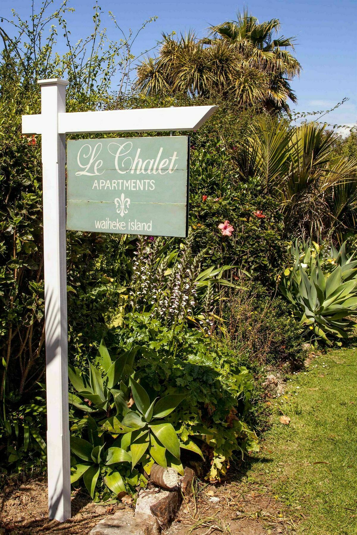 Le Chalet Waiheke Apartments Ostend Exterior foto