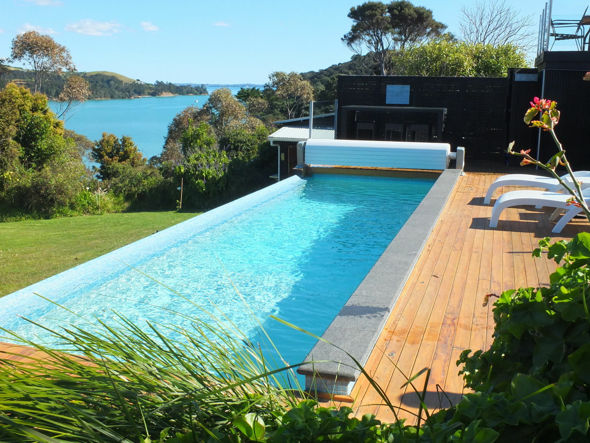 Le Chalet Waiheke Apartments Ostend Exterior foto